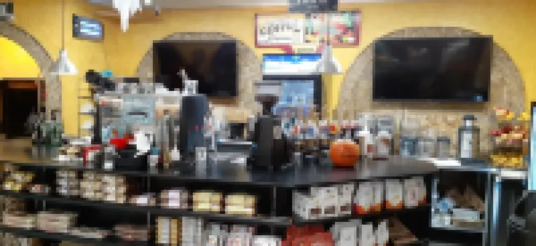 LAKEVIEW CABIN!! AIRCONDITIONED!!  AMPLE PARKING !!