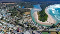 Crescent Head 4 bedroom waterfront beach cottage