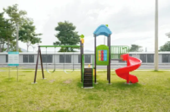 Stylish Apt w/ Mountain Views & Luxury Amenities