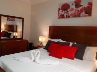 APARTMENT Ground floor 247m² Sacré Coeur فنادق في 