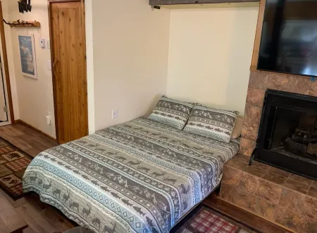 Ski in/Ski Out Entire Condo Sleeps 4 @ Jackson Creek Summit