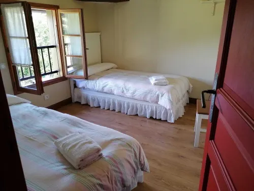 Beautiful Barn ALL COMFORT - PRIVATE swimming pool, not overlooked - IN QUIET AREA فنادق في ميميزان