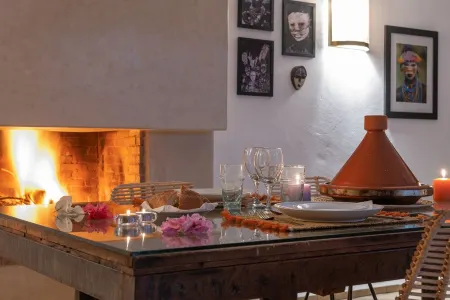 Superb Berber Villa with Swimming Pool Отели в г. Ghazoua