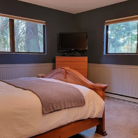 Plumas Pines 2/2 + bonus room- Fireplace-Spa Tub - Remote Work- Weekly Discount