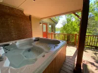 Cozy Cottage on the Lake