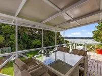 Absolute Waterfront Retreat Hotels in Opua