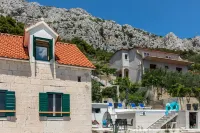 Koru Apartment - Waterview apartments . One bedroom Apartment with pool Hotels near Honey shop Tafra