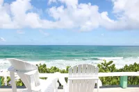 Beachfront paradise: Spectacular views, huge deck, central location, backup gen! فنادق في Elbow Cay