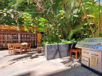 Studio w/2 Queen beds in Waikiki, Pool & 3 mins walk to Waikiki Beach. Sleeps 4  호텔