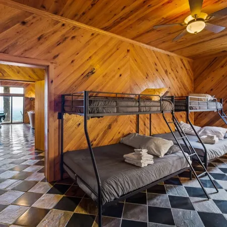 Mountain Cabin with 180 degree panoramic views just 15 minutes from Hanging Rock