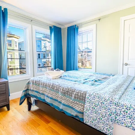 Newly Renovated Modern Retreat l Near T
