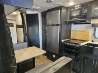 Serene lakeside environment 러셀 카운티 호텔