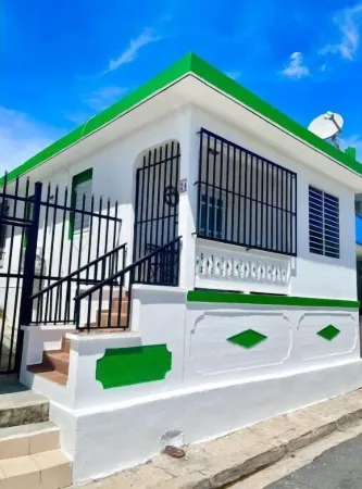 Casa Emerald, by the beach.