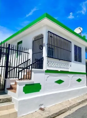 Casa Emerald, by the beach.