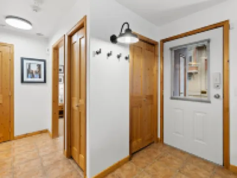 Central Location, Ski in/Ski Out, Private Hot Tub Hotels in Sun Peaks