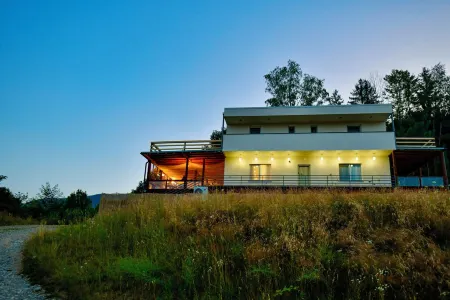 Hilltop Villa with Breathtaking Mountain Views - Sauna & Pool