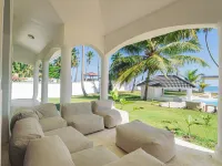 Stunning 11BR Beachfront Villa with Private Pickleball Court Hotel a Las Canas