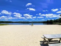 Poconos Getaway★Modern Renovated Lakeside Home★Pool 3 Bed 2.5Bath Crested Falcon