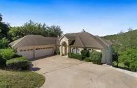 Lakefront Retreat/Boat Dock Lake Travis-Near Austin/UT and Lake Travis Football Các khách sạn gần Lake Travis