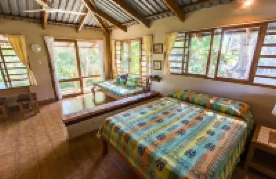 Casita Linda Vista /  Steps To Beach / Peaceful & Private / Fully Equipped