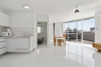 Best offer in bat yam 2 min walk to the beach&balc Hotel a Bat Yam