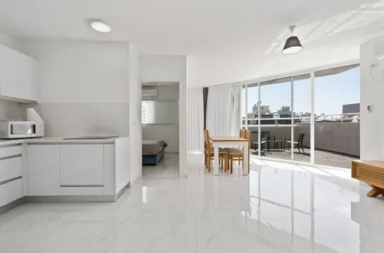 Best offer in bat yam 2 min walk to the beach&balc