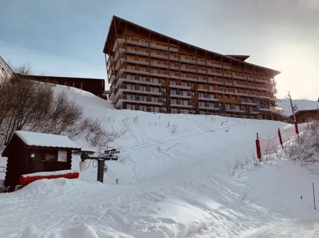 Chalet le Chamois Apartment 10 2nd floor ski in ski out