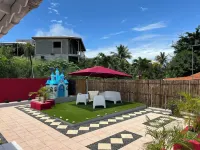 Waaaw!! Charming Villa! 5 minutes from supermarkets, pharmacy, restaurants, beach. Hotels in 