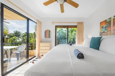 Clean, Immaculate Beachfront 2nd Floor Condo #17 at Nautibeach