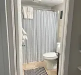 28 North Extended Stay Suites!! pickleball, hot tubs and game room + pool tables