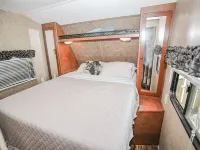 (RV2) Paradise in Sargent. Saltwater canal, minutes to ICW and beach. Hotels in Sargent