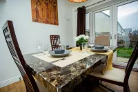 Somerset Place Holiday home Hotels in Duston