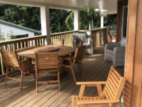 Large family home, tranquil hillside location with Pacific views Hotels in Avarua