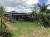 Modern Kiwi Bach, OTP Bach 원 트리 포인트 호텔