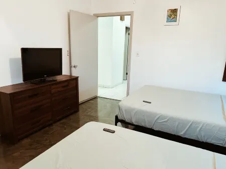 Waterfront home with private dock near the beach Отели в г. Фрипорт