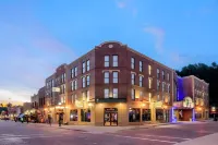 Holiday Inn Express & Suites Deadwood-Gold Dust Casino Hotels in Deadwood