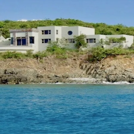 Winter Waterfront, Amazing Views of the Caribbean Seas.