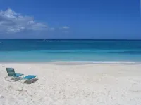 Cayman Reef #3 - One bed condo with King Bed great location on Seven Mile Beach