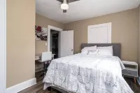 Beach Getaway | Near Downtown | spacious  #B Hotels near Men's Wearhouse