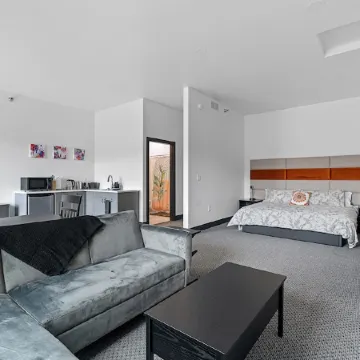 Lutum @ The Cobblestone - Handicap Accessible