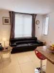 Beautiful Townhouse, 3DBr-sleeps 6 Adults. Special & Unique in Galway City!