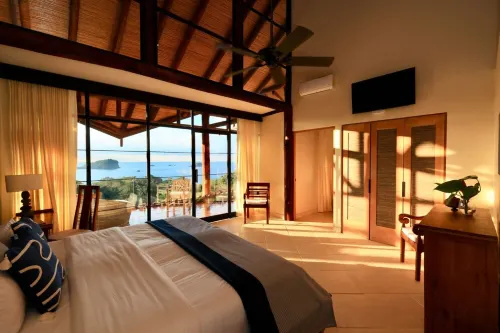 Ultimate Luxury, Dreamlike Setting Within Costa Rica's Lush Forests, Grand Pool