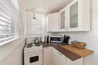Cozy 1-bedroom apartment in Midtown Sacramento with WiFi, AC