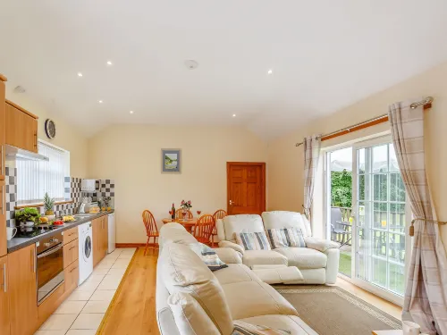 3 Black Horse Cottages - parking