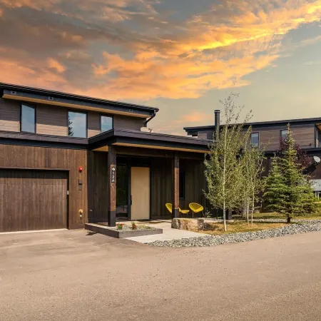 12a Treeline 5 Bedroom Townhouse by Moonlight Basin Lodging