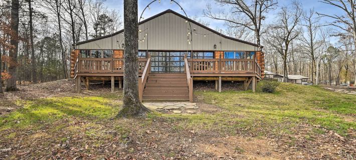 Hidden Oaks Broken Bow Vacation Rental, Pets OK! Hotel di Broken Bow