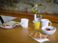 Yankee Peddler Inn Hotels in Newport
