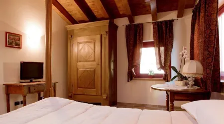 A' la Table du Sommelier Chambres D Hôtes Отели в г. Ayas