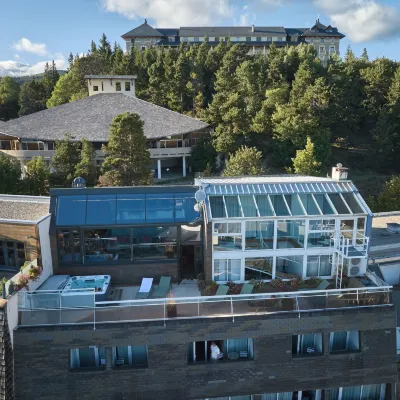 Le Grand Tétras Hotels near Télécabine des Airelles