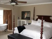 Crown Mansion Boutique Hotel & Villas